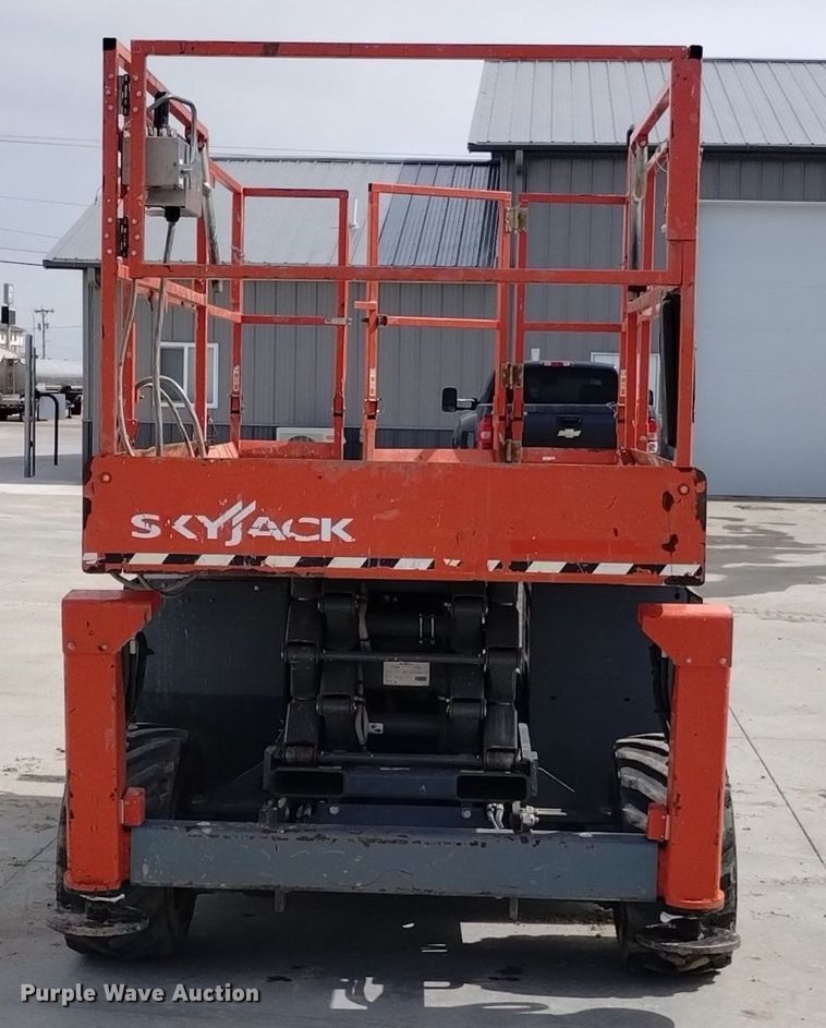 image for item DQ6045 2016 SkyJack SJ 6826RT scissor lift