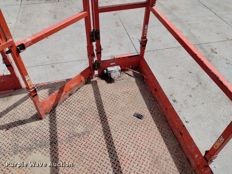 image for item DQ6045 2016 SkyJack SJ 6826RT scissor lift