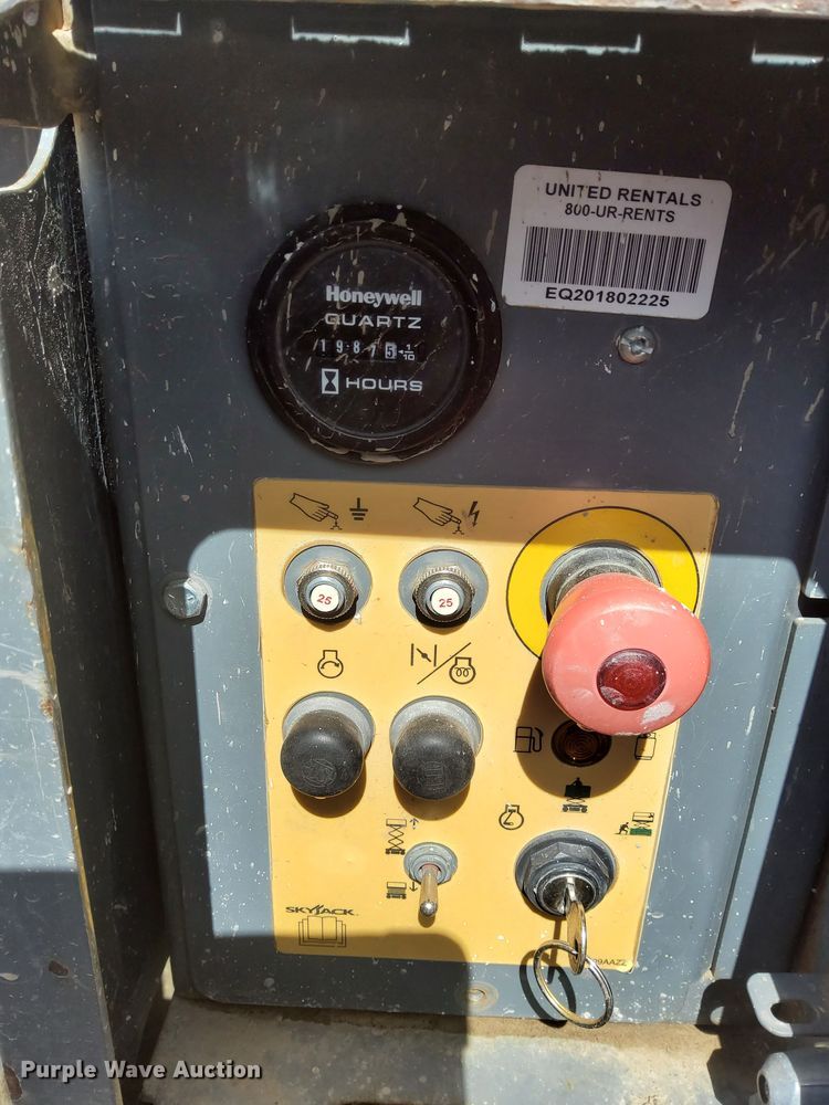 image for item DQ6045 2016 SkyJack SJ 6826RT scissor lift