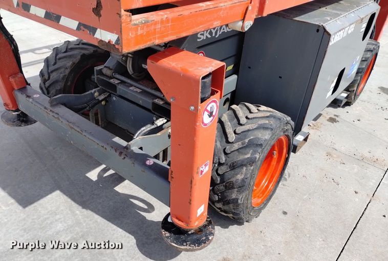 image for item DQ6045 2016 SkyJack SJ 6826RT scissor lift