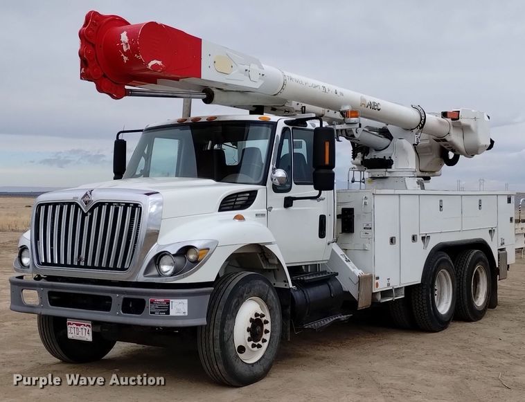 image for item DQ6046 2010 International  WorkStar 7400  bucket truck