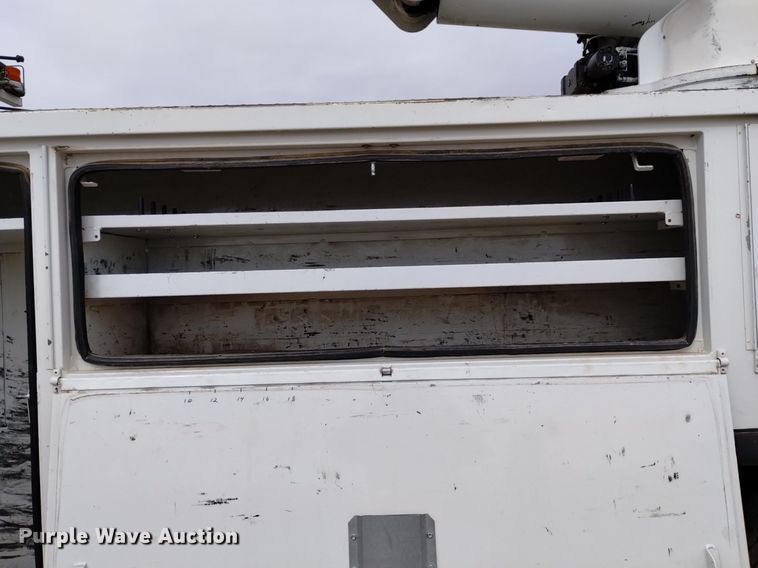 image for item DQ6046 2010 International  WorkStar 7400  bucket truck