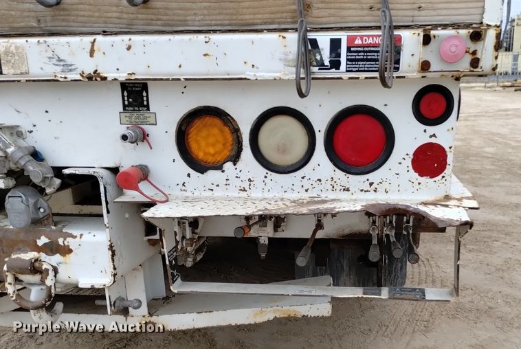 image for item DQ6046 2010 International  WorkStar 7400  bucket truck