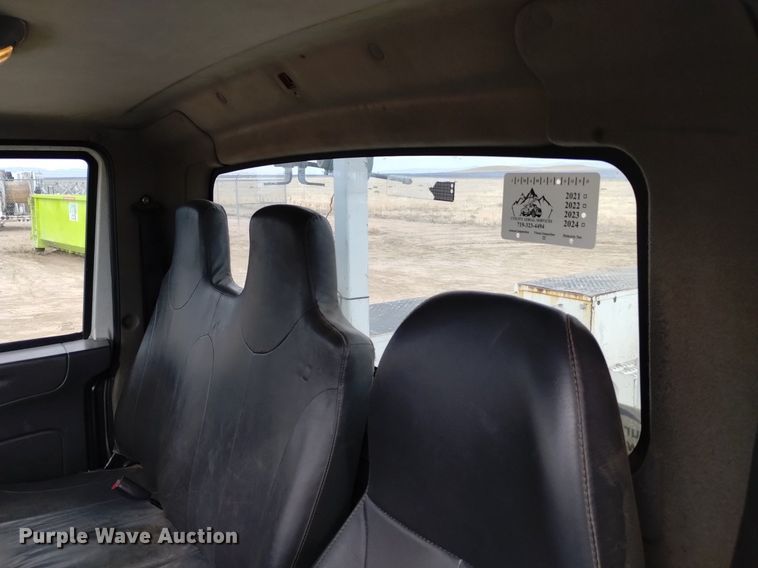 image for item DQ6046 2010 International  WorkStar 7400  bucket truck