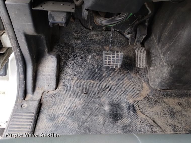 image for item DQ6046 2010 International  WorkStar 7400  bucket truck