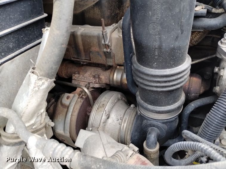 image for item DQ6046 2010 International  WorkStar 7400  bucket truck