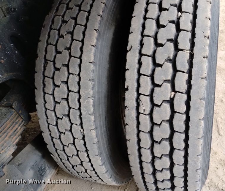 image for item DQ6046 2010 International  WorkStar 7400  bucket truck