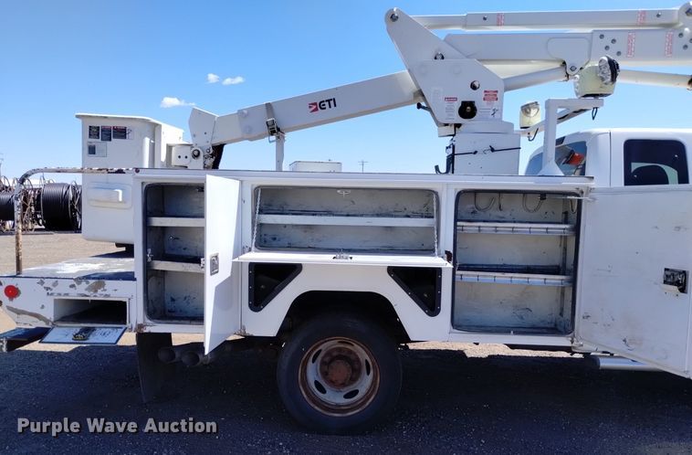 image for item DQ6050 2015 Ford F550 bucket truck