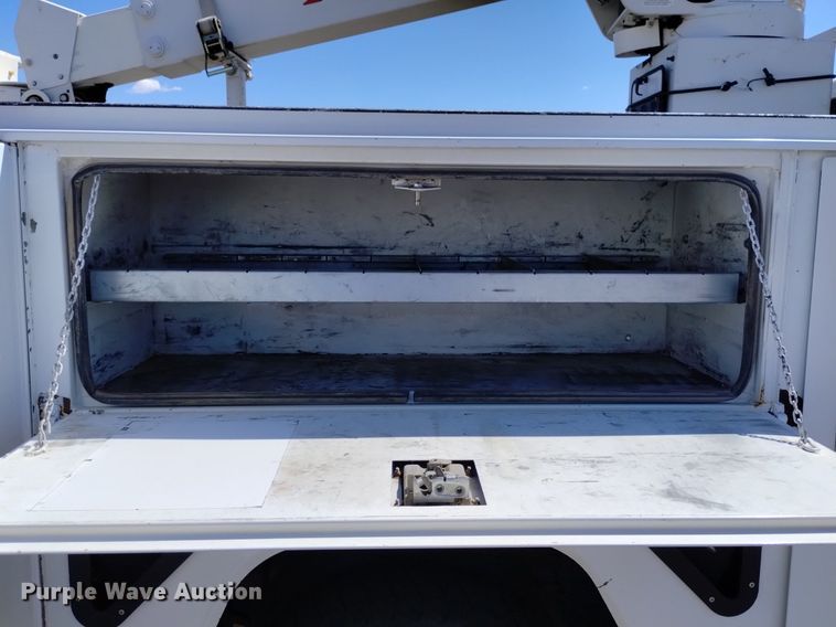 image for item DQ6050 2015 Ford F550 bucket truck