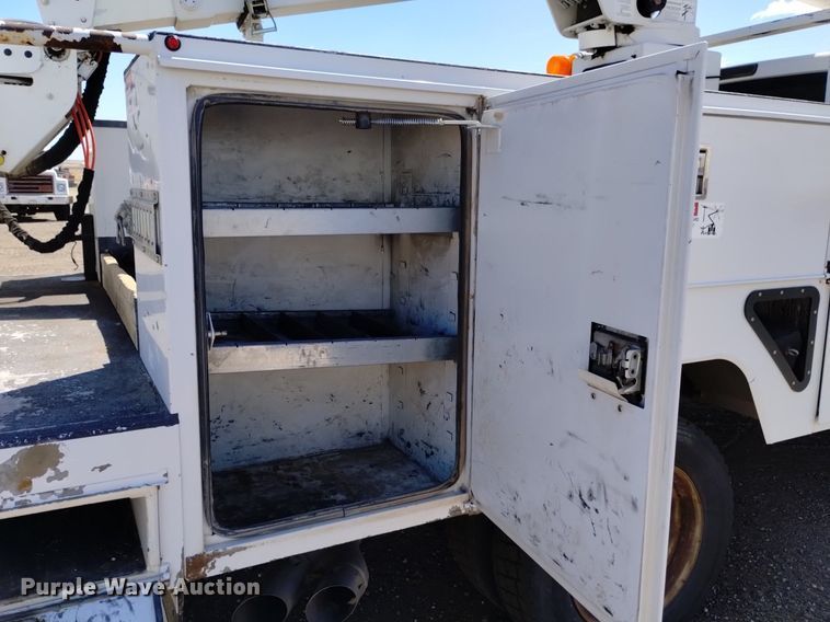 image for item DQ6050 2015 Ford F550 bucket truck