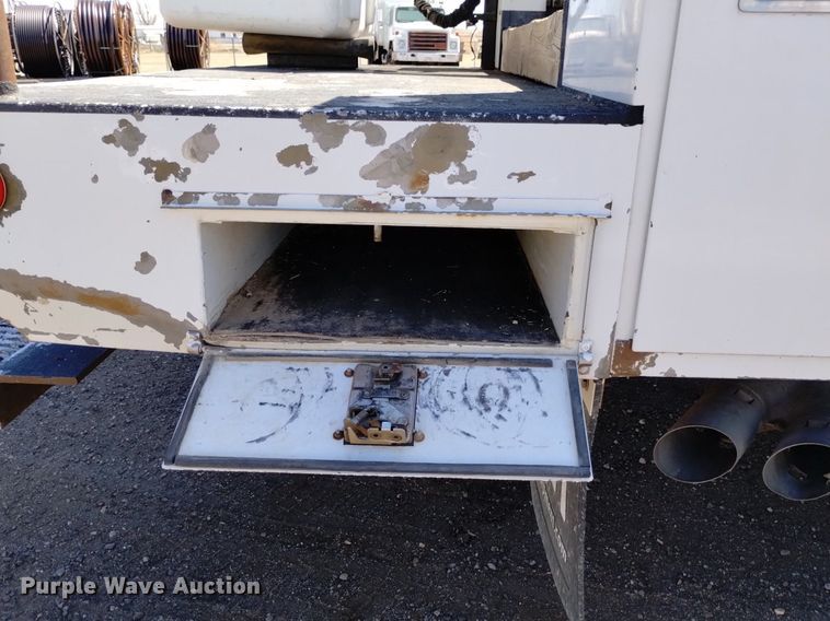 image for item DQ6050 2015 Ford F550 bucket truck