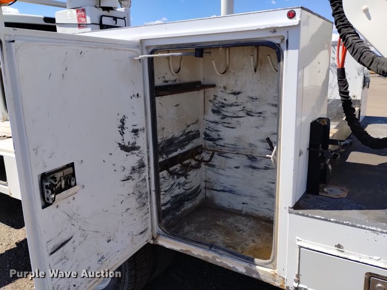 image for item DQ6050 2015 Ford F550 bucket truck