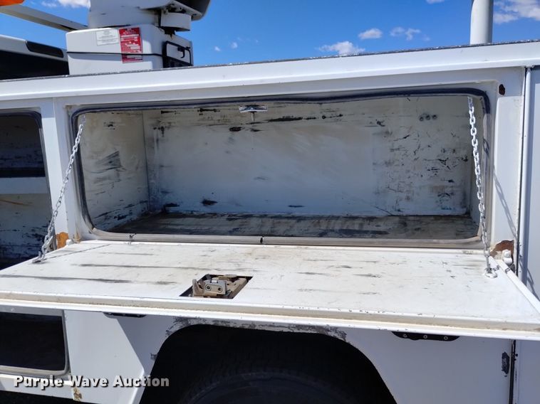 image for item DQ6050 2015 Ford F550 bucket truck