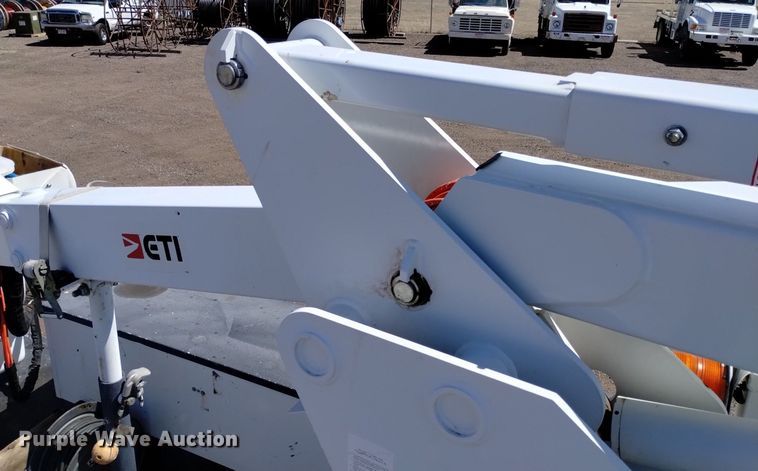 image for item DQ6050 2015 Ford F550 bucket truck