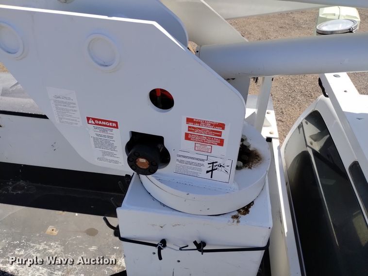 image for item DQ6050 2015 Ford F550 bucket truck