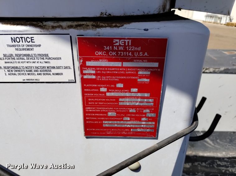 image for item DQ6050 2015 Ford F550 bucket truck