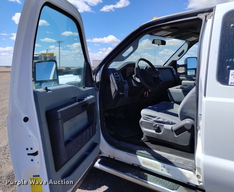 image for item DQ6050 2015 Ford F550 bucket truck