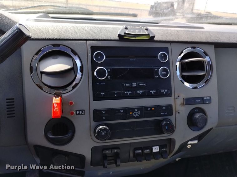 image for item DQ6050 2015 Ford F550 bucket truck