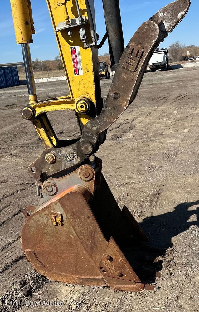 image for item DQ6422 2017 Komatsu PC88MR-10 mini excavator