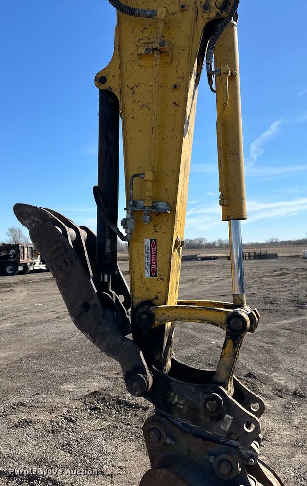 image for item DQ6422 2017 Komatsu PC88MR-10 mini excavator