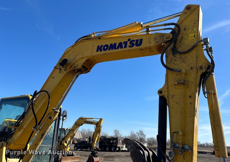image for item DQ6422 2017 Komatsu PC88MR-10 mini excavator