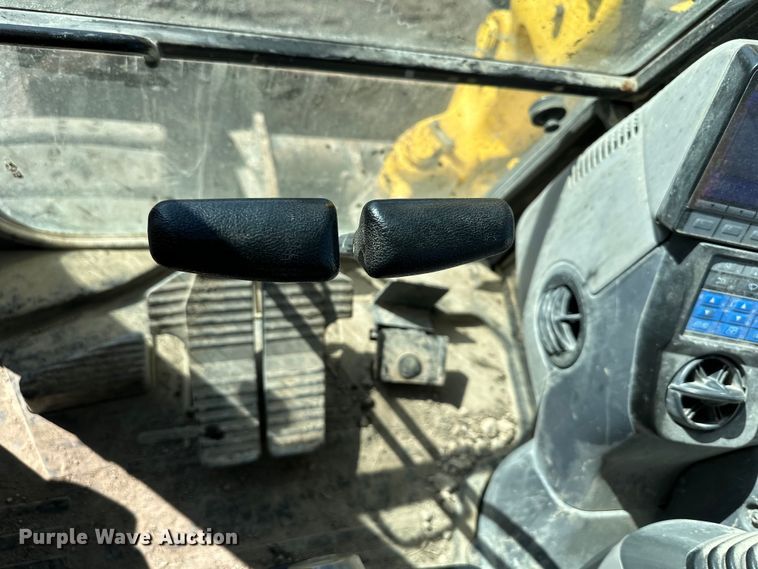 image for item DQ6422 2017 Komatsu PC88MR-10 mini excavator