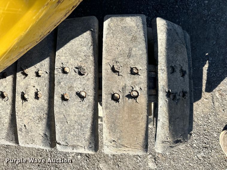 image for item DQ6422 2017 Komatsu PC88MR-10 mini excavator