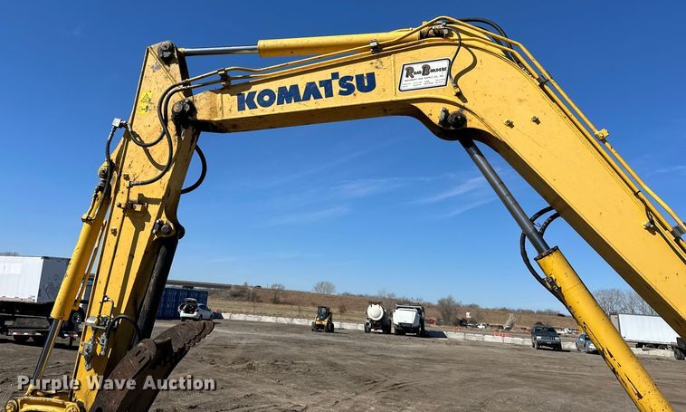 image for item DQ6423 2015 Komatsu PC88MR-10 mini excavator