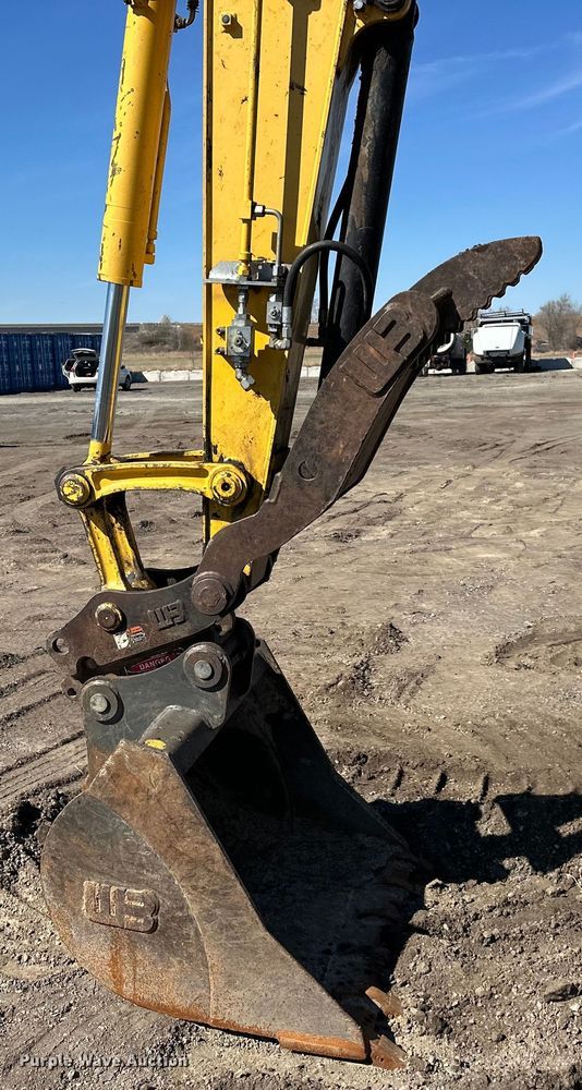 image for item DQ6423 2015 Komatsu PC88MR-10 mini excavator