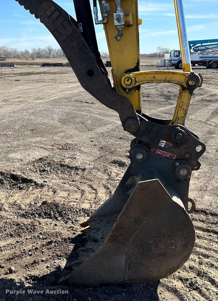 image for item DQ6423 2015 Komatsu PC88MR-10 mini excavator