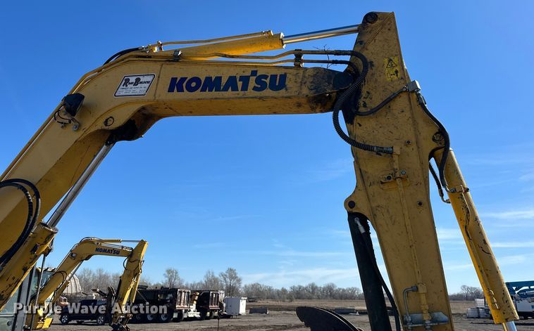 image for item DQ6423 2015 Komatsu PC88MR-10 mini excavator