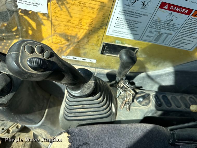 image for item DQ6423 2015 Komatsu PC88MR-10 mini excavator