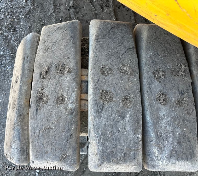 image for item DQ6423 2015 Komatsu PC88MR-10 mini excavator