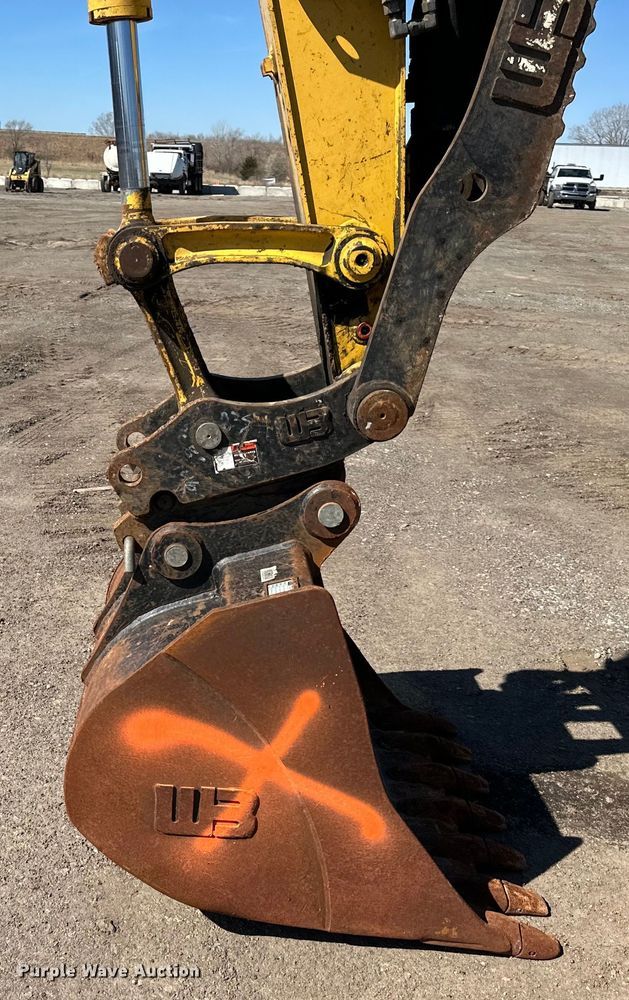 image for item DQ6424 2017 Komatsu  PC88MR-10 mini excavator