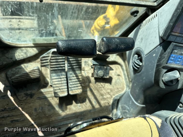 image for item DQ6424 2017 Komatsu  PC88MR-10 mini excavator