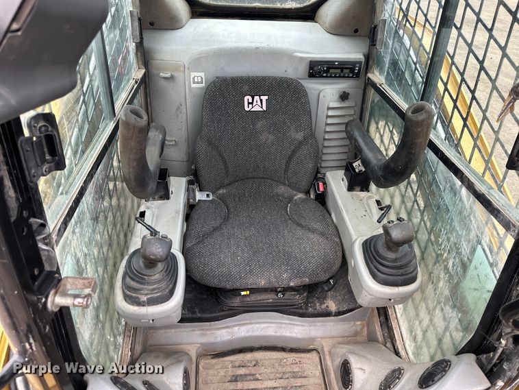 image for item DQ6425 2013 Caterpillar 299D tracked skid steer loader