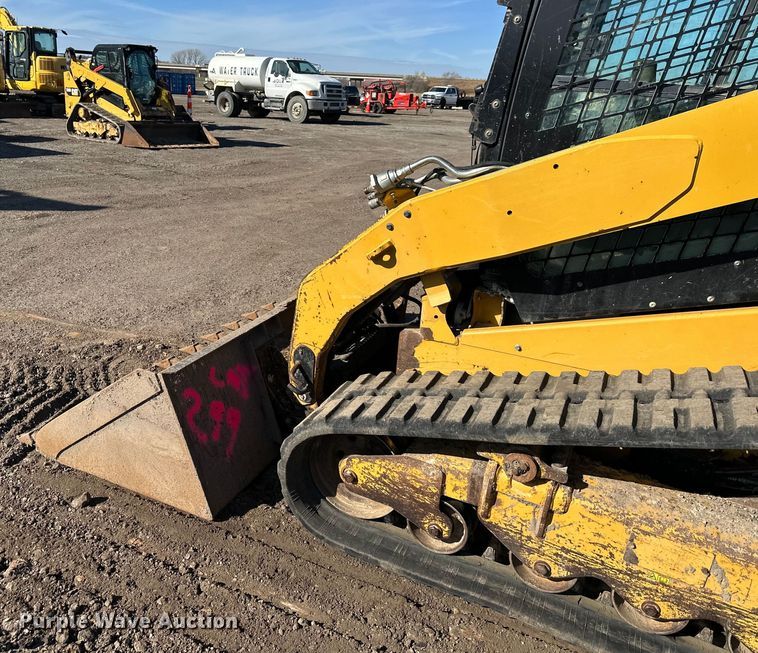 image for item DQ6426 2013 Caterpillar 299D tracked skid steer loader