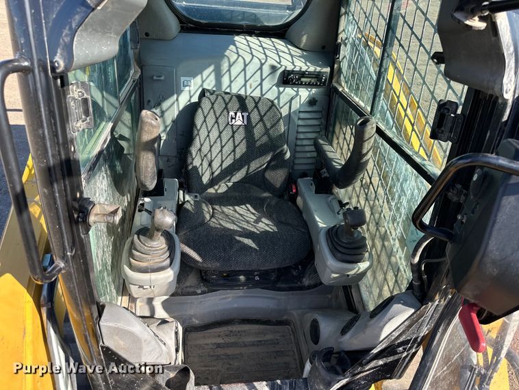image for item DQ6426 2013 Caterpillar 299D tracked skid steer loader