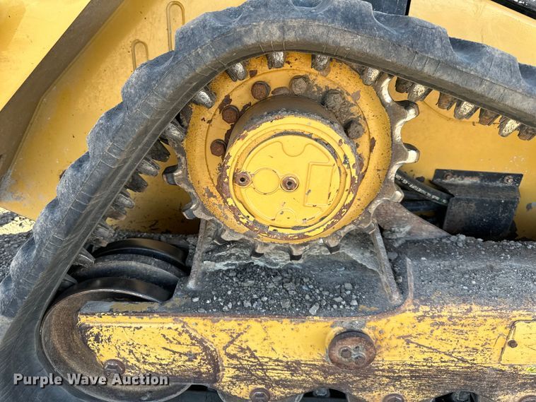 image for item DQ6426 2013 Caterpillar 299D tracked skid steer loader