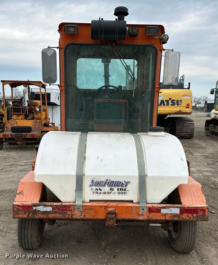 image for item DQ6427 2004 Broce  RJ350 broom