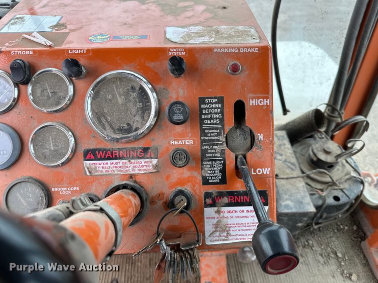 image for item DQ6427 2004 Broce  RJ350 broom