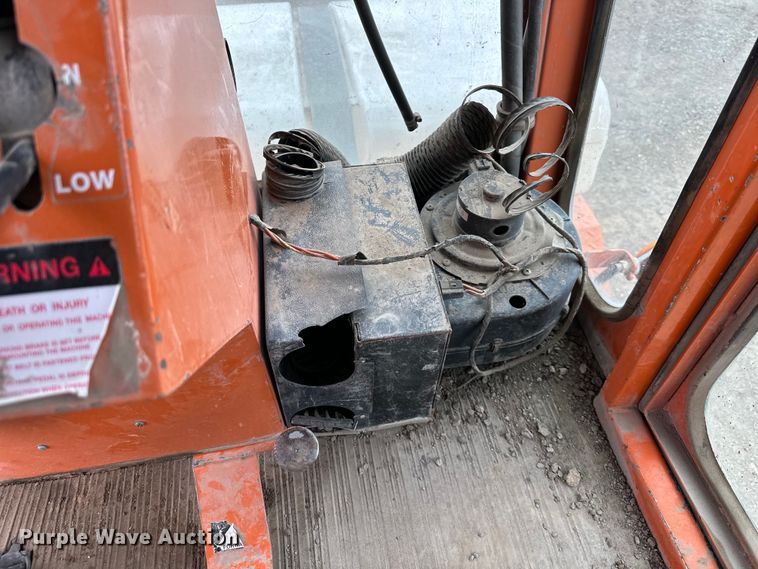 image for item DQ6427 2004 Broce  RJ350 broom