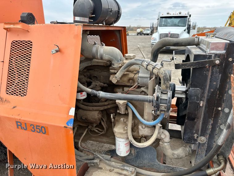 image for item DQ6427 2004 Broce  RJ350 broom