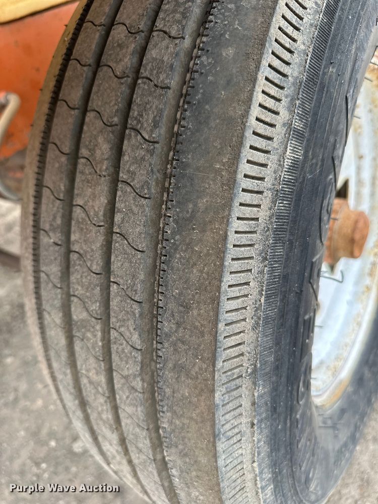 image for item DQ6427 2004 Broce  RJ350 broom