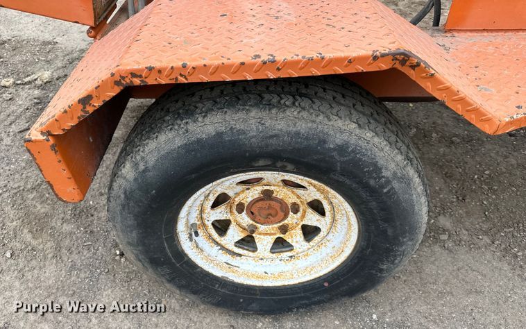 image for item DQ6427 2004 Broce  RJ350 broom