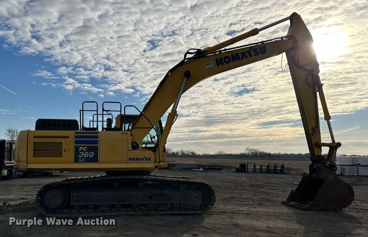 image for item DQ6428 2013 Komatsu PC360LC-10 excavator