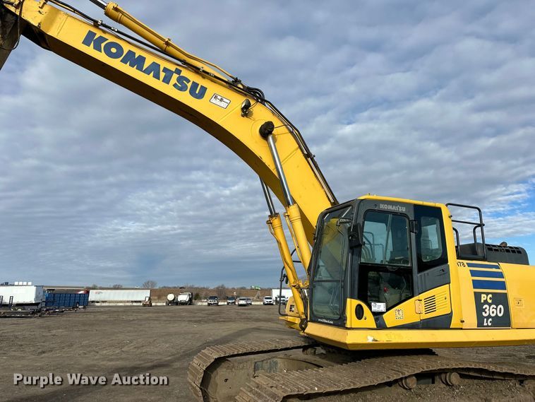 image for item DQ6428 2013 Komatsu PC360LC-10 excavator