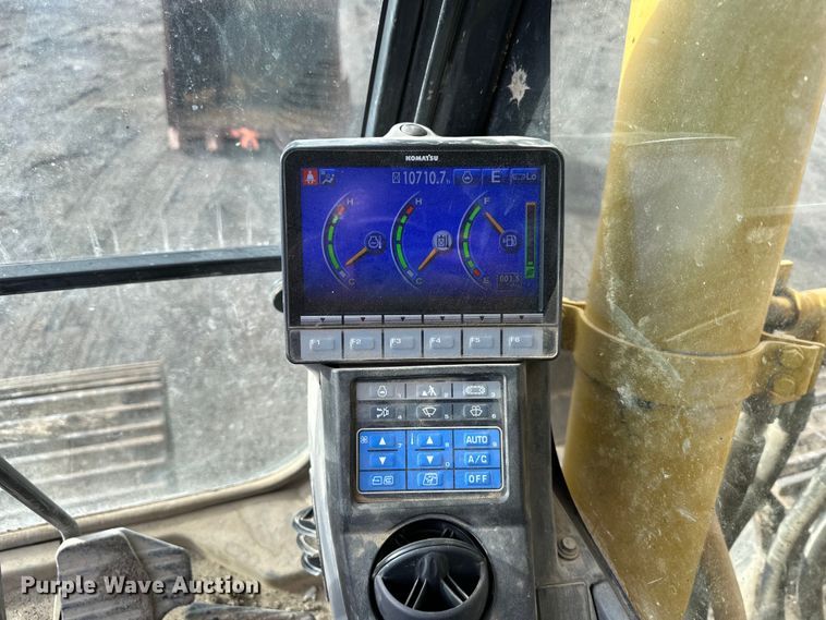 image for item DQ6428 2013 Komatsu PC360LC-10 excavator