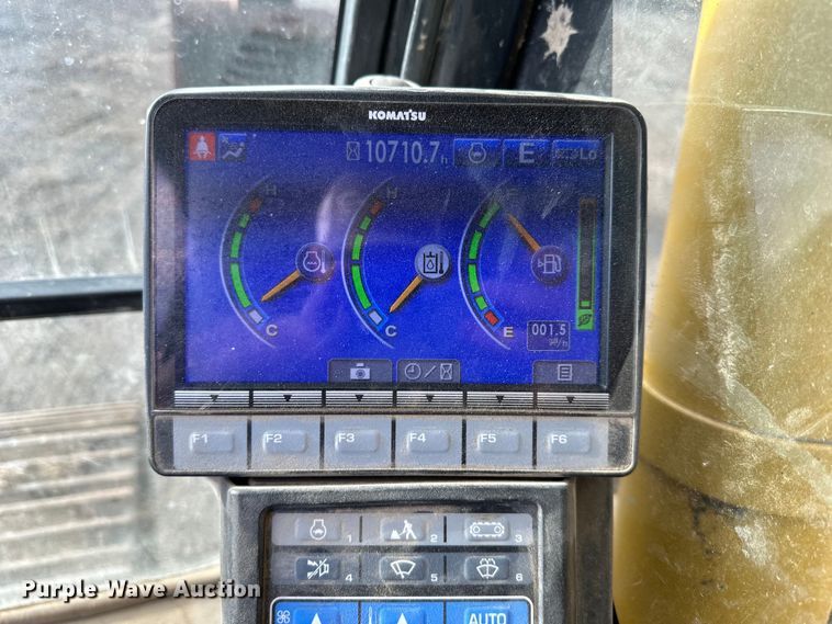 image for item DQ6428 2013 Komatsu PC360LC-10 excavator