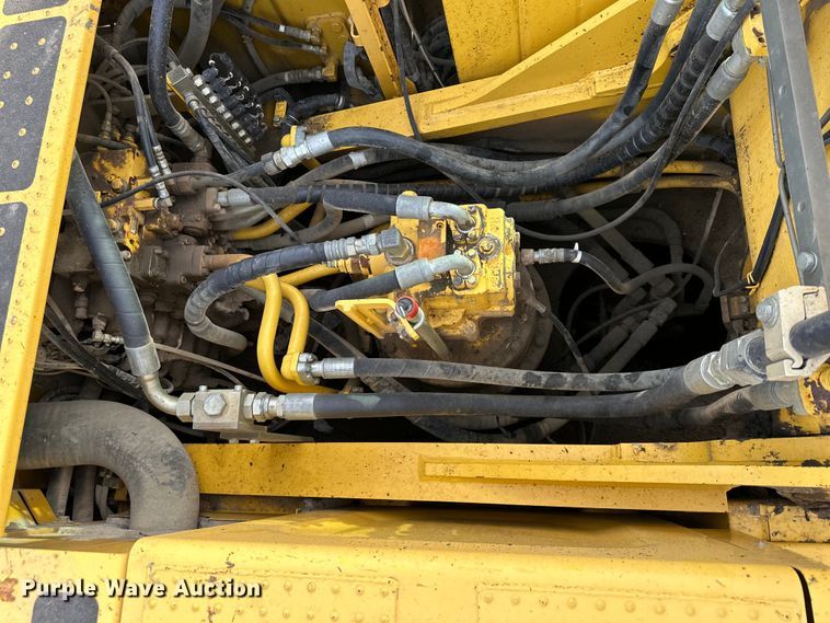 image for item DQ6428 2013 Komatsu PC360LC-10 excavator